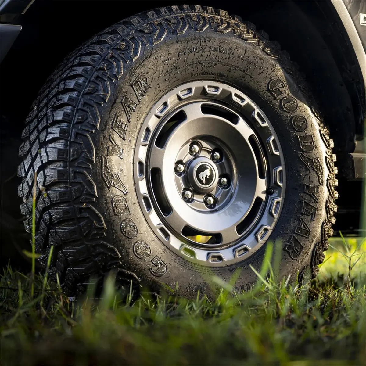 2021+ Bronco Everglades Wheel Kit - Carbonized Gray 2