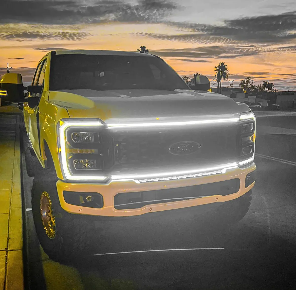 2023+ Ford F250/F350/F450 Super Duty Grill Lights 1