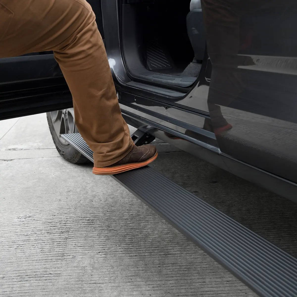 E1 Electric Running Board Kit - Textured Black (2 Door) 1