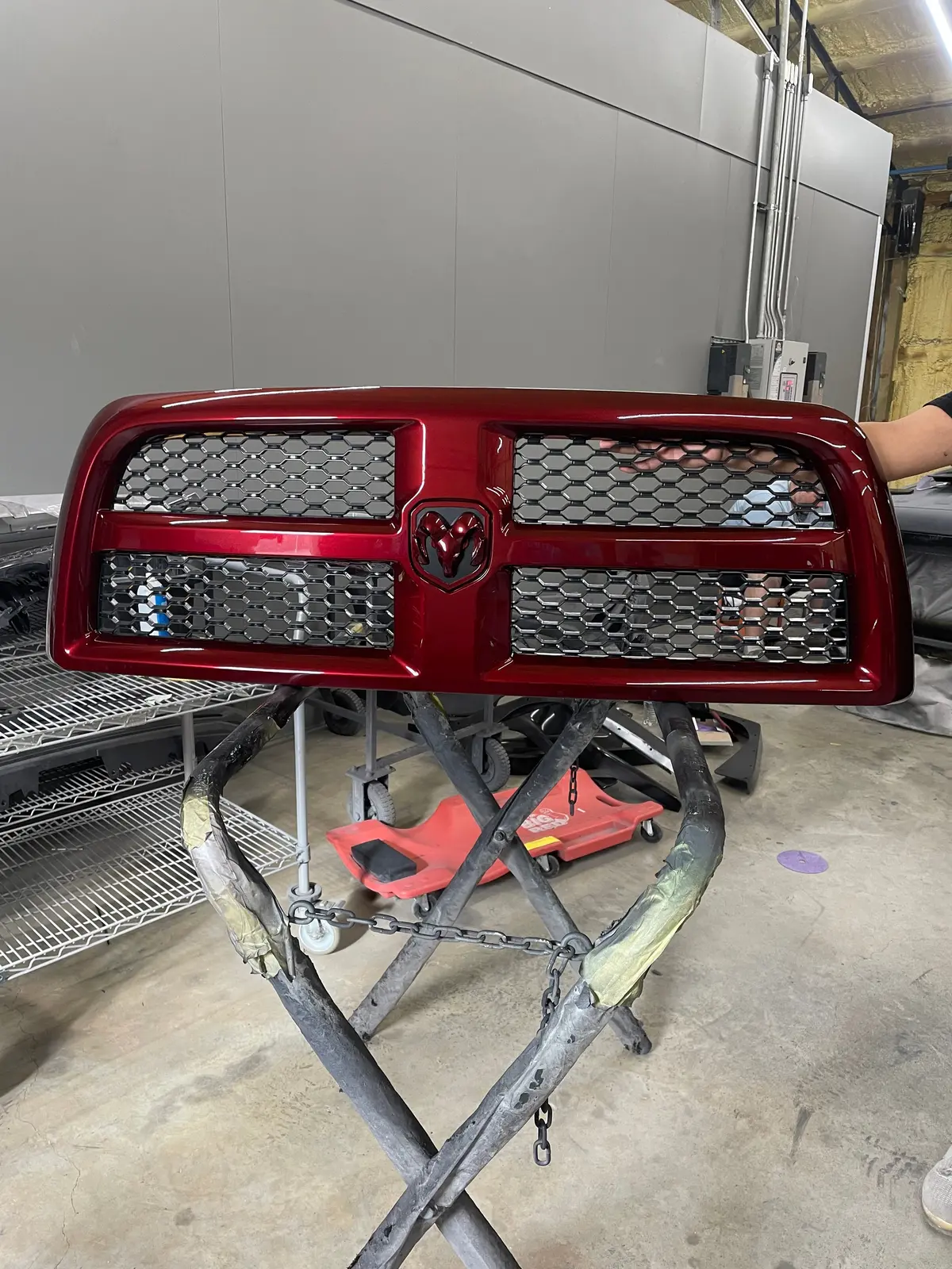 2009-2018 Ram Painted Grille 3