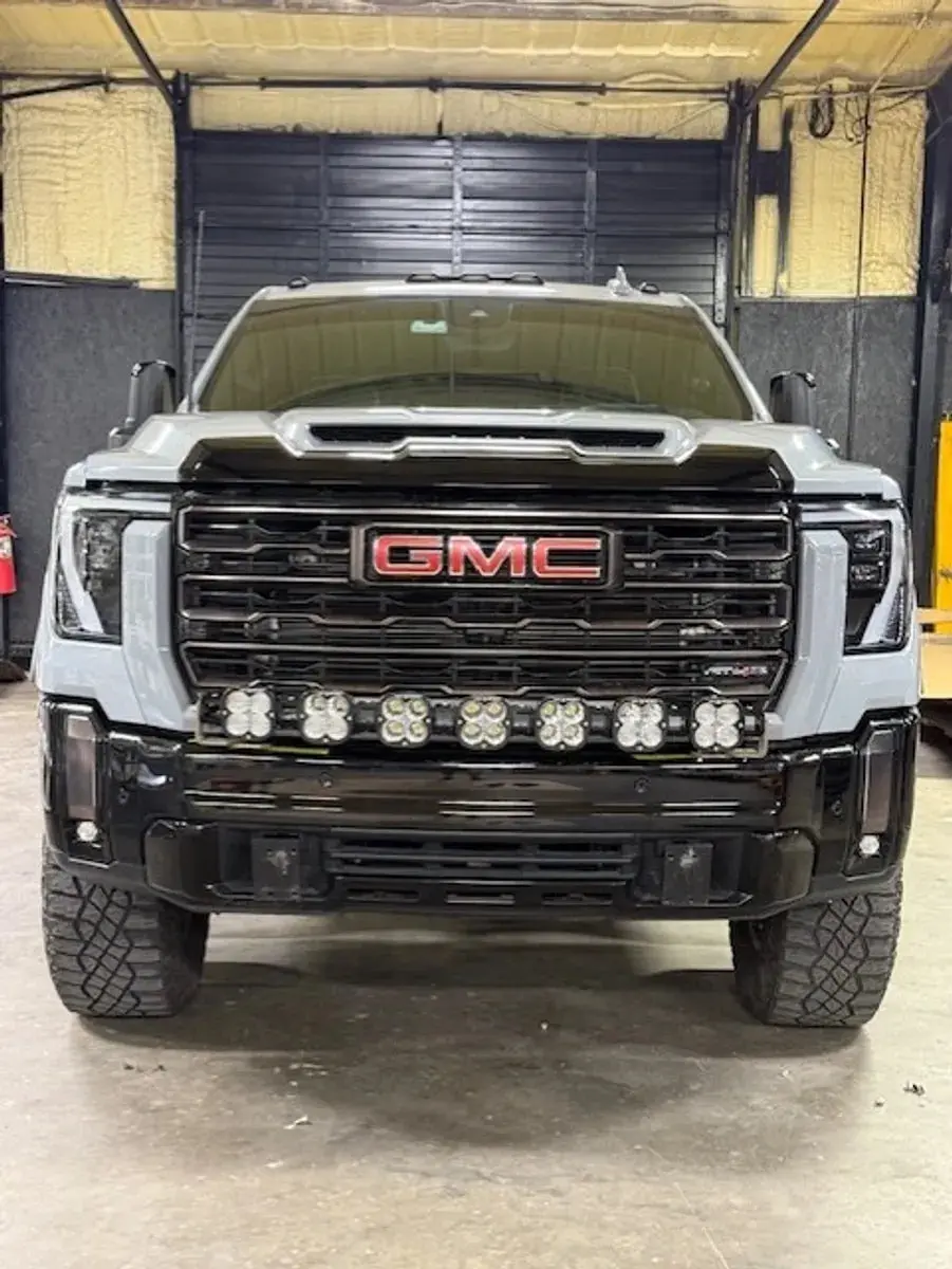 2024+ Gm 2500/3500 Linkable Light Bar Kit 1