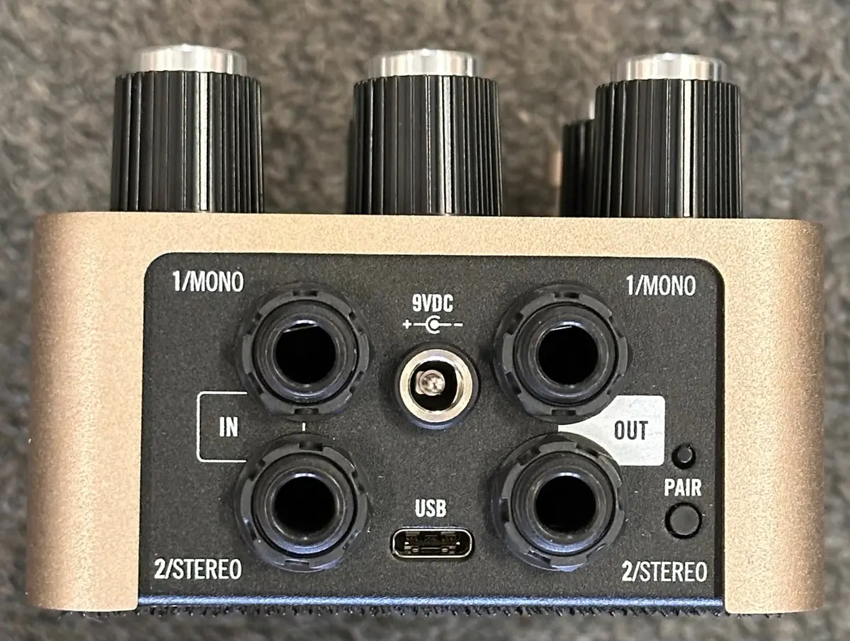 Universal Audio Golden Reverberator - Stereo Reverb Pedal 2