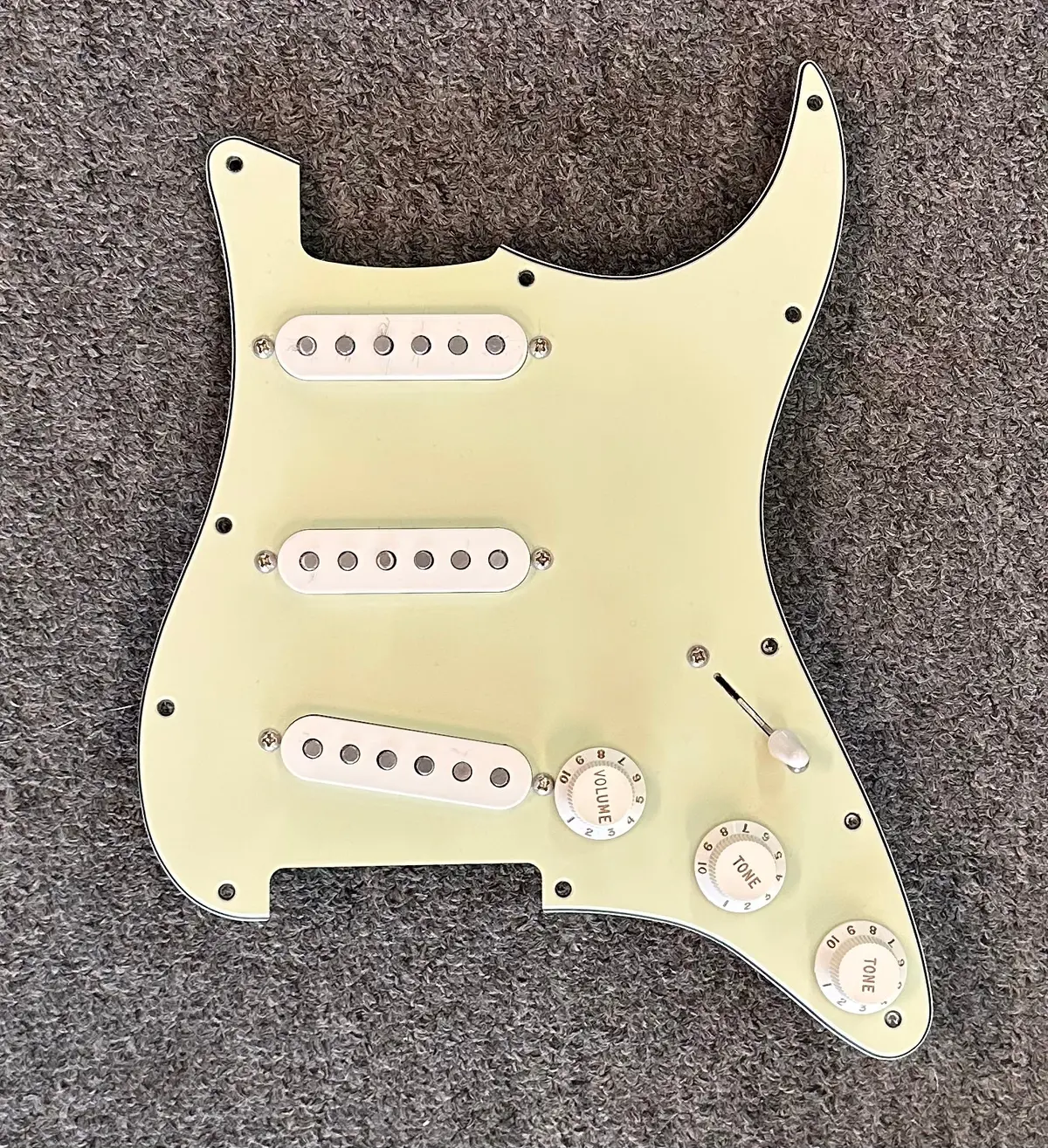 Pre-Wired Stratocaster Pickguard Lindy Fralin Blues Special Pus Cts Pots Mint Green 1