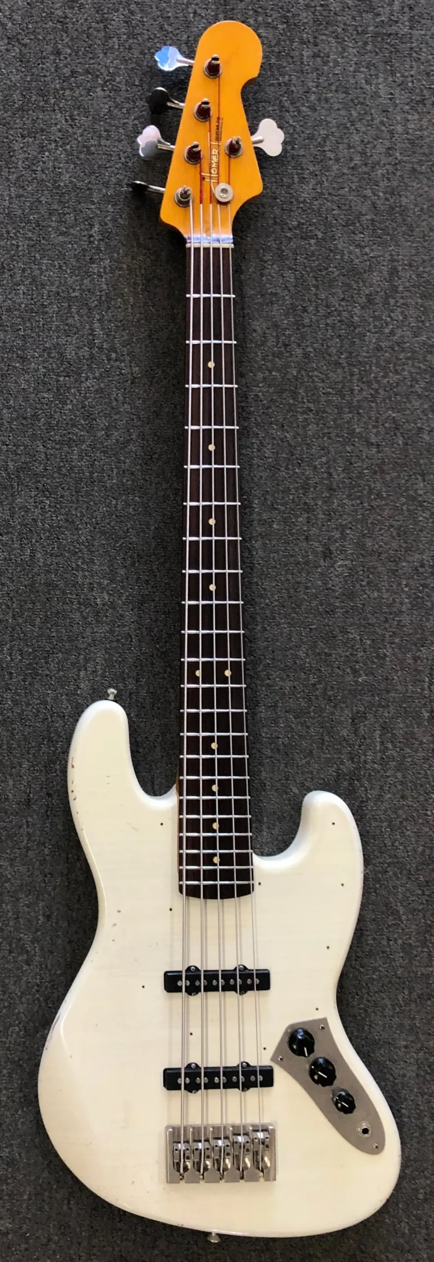 Homer T - Jurassic 5 - 5 String "J-Style" Bass Olympic White (#057) 1