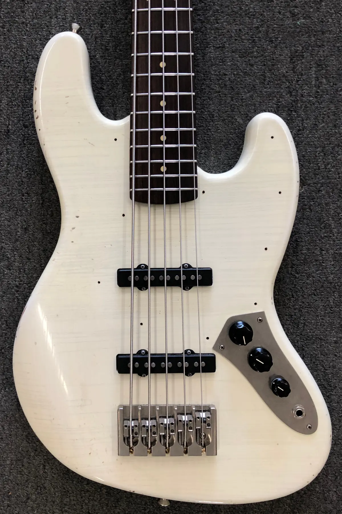 Homer T - Jurassic 5 - 5 String "J-Style" Bass Olympic White (#057) 2