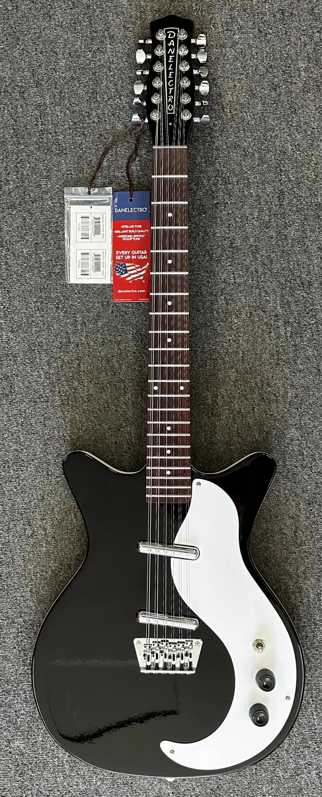 Danelectro 12Sdc 12-String (Black With White Pickguard) 1