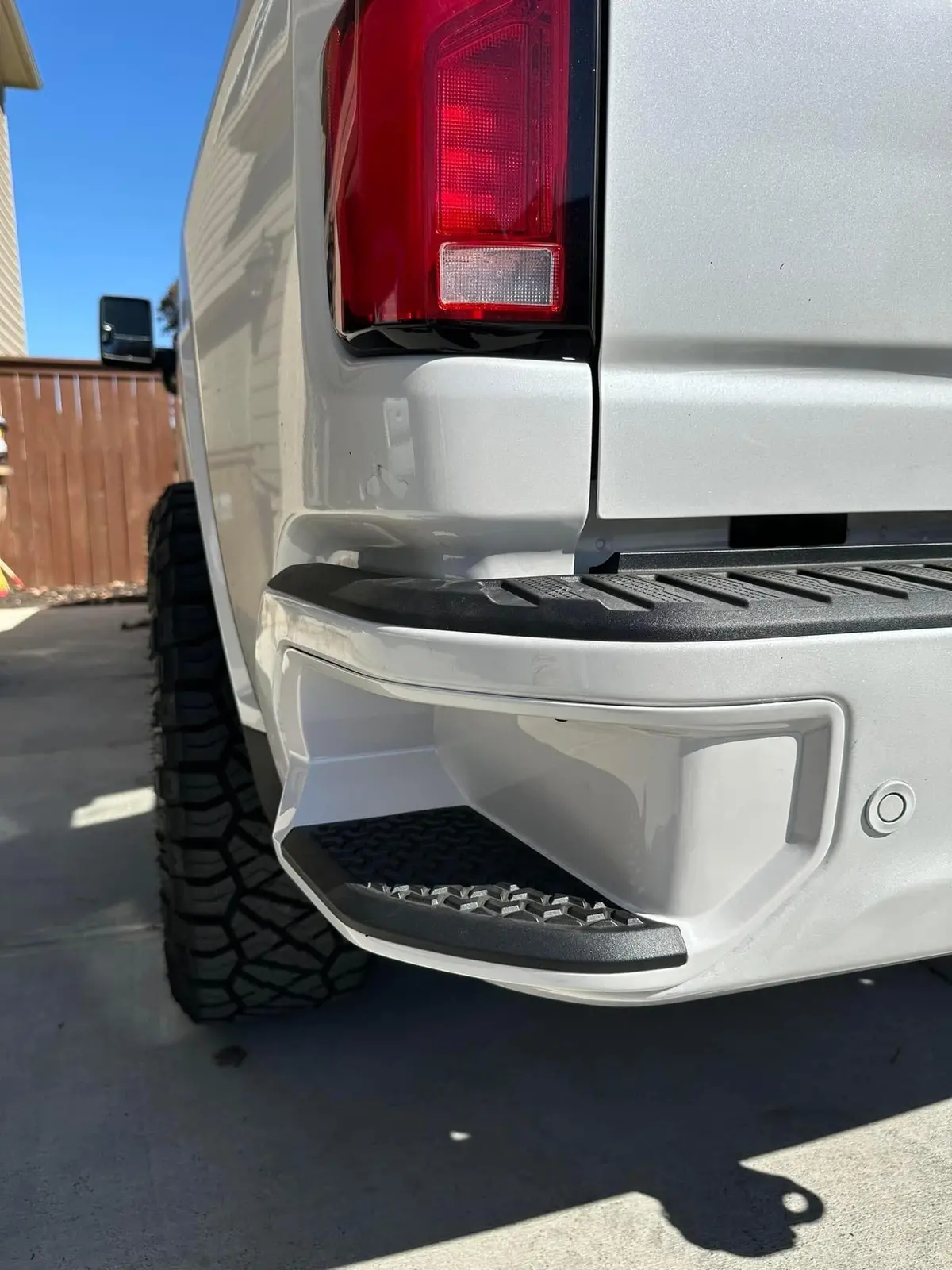 2020-2025 Gm Rear Bumper Step Shrouds Painted 1