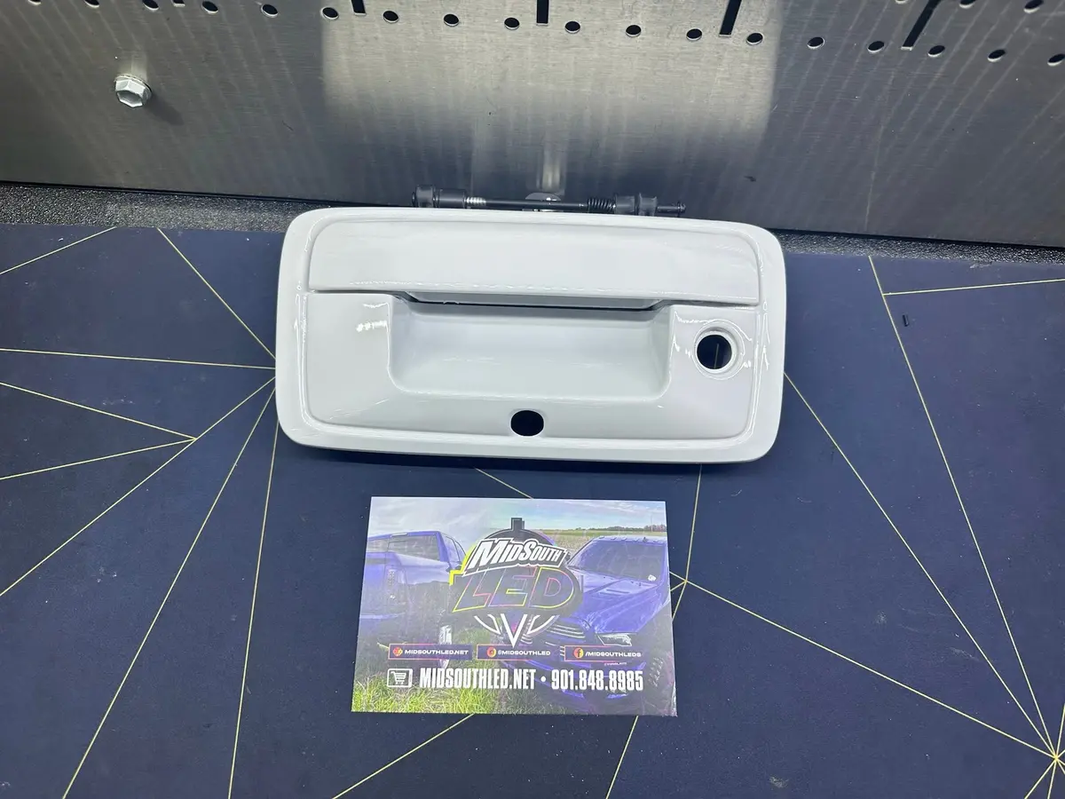 2014-2018 Gm Tail Gate Handle Colormatched 1