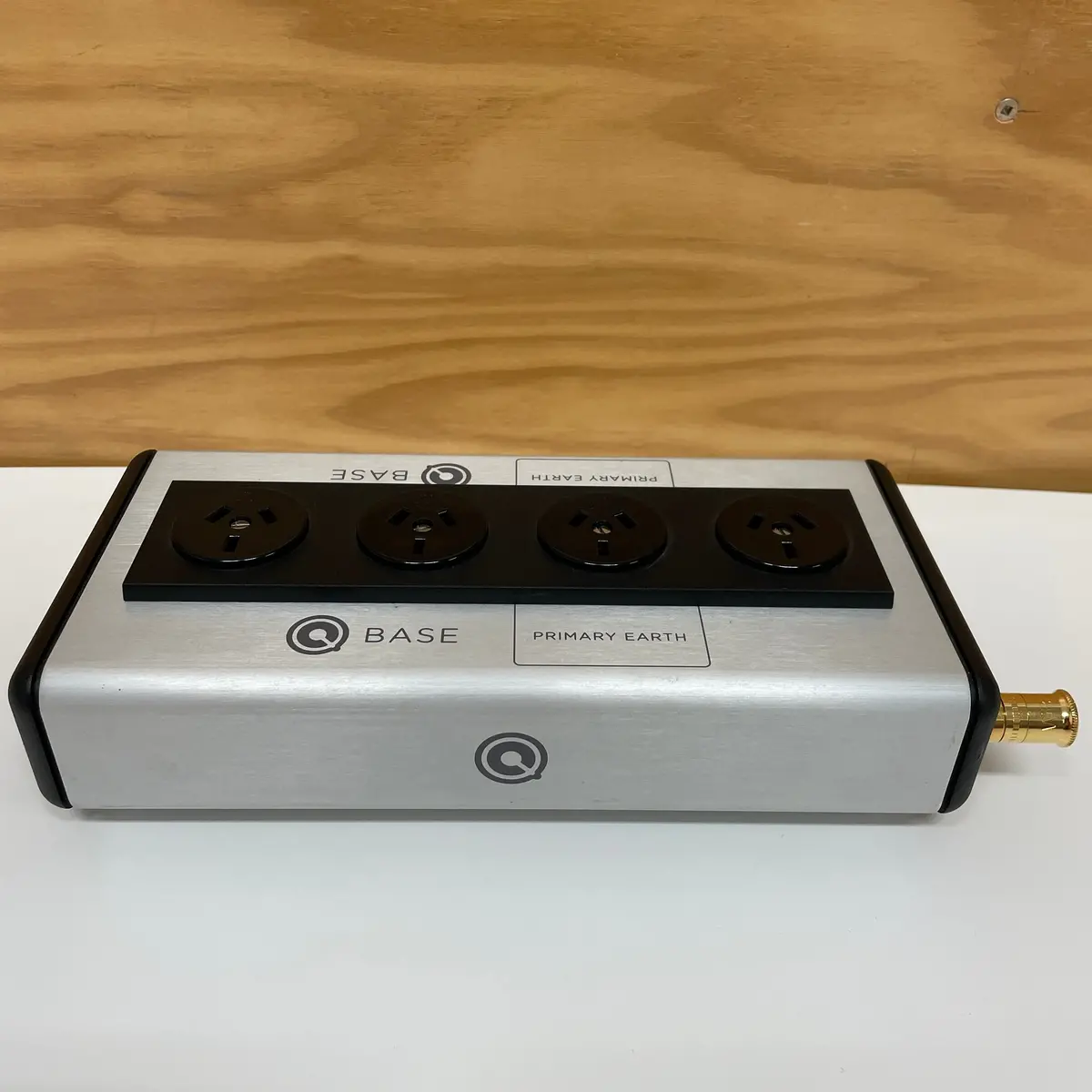 Nordost Qbase Qb4 Mkiii Ac Distibution Board (Preloved) - Christchurch 2