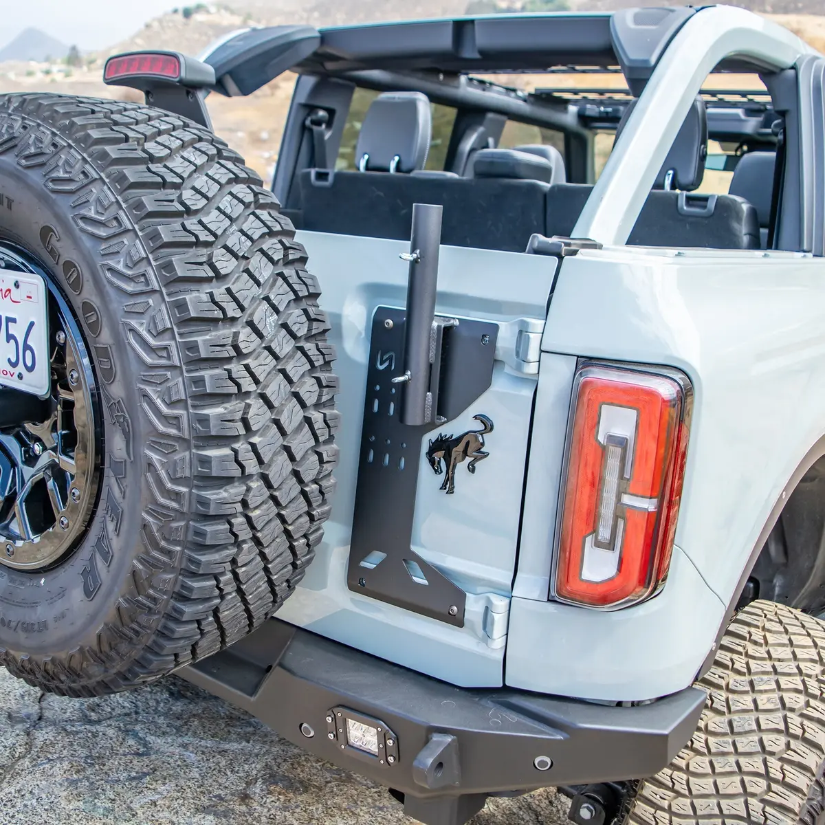 Tailgate Flag Mount 2