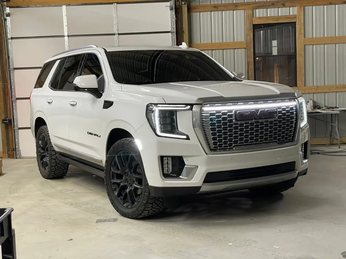 2021- 2023 Gmc Yukon Denali Grille Light 1