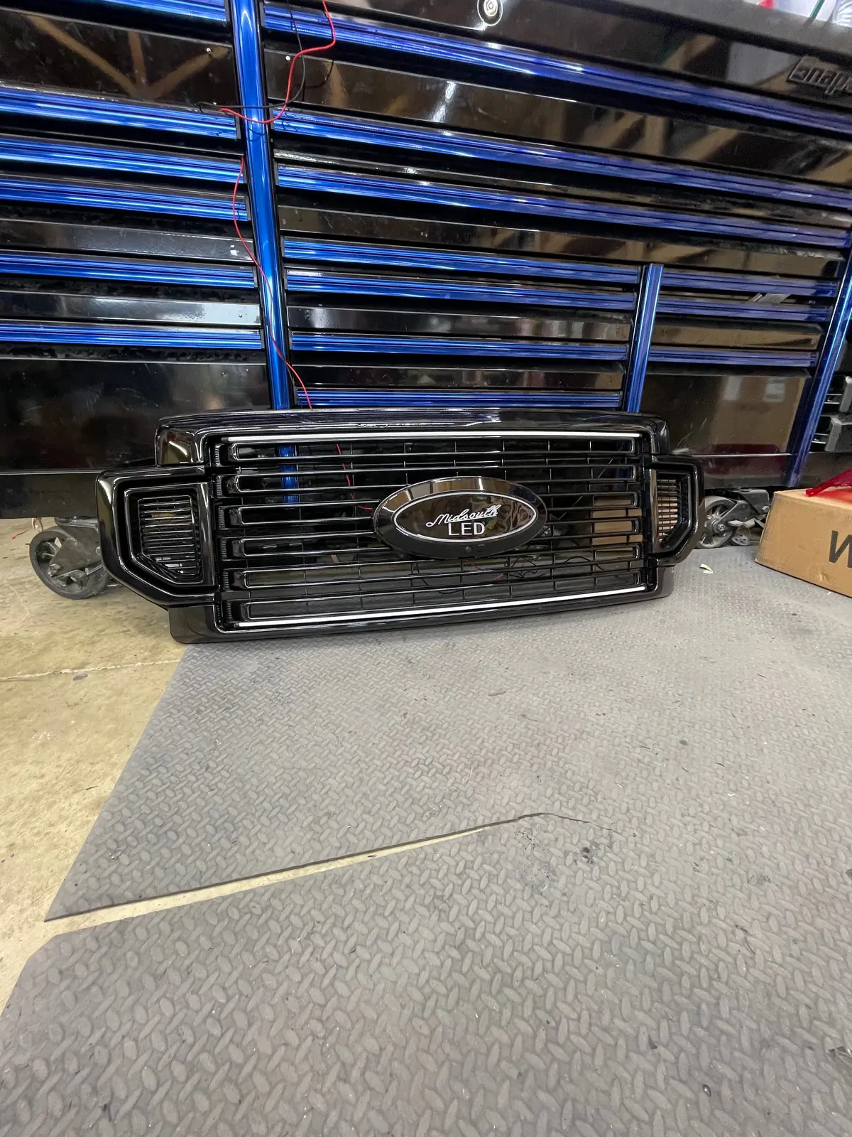 2020-2023 Ford Super Duty High-Flow Grille Colormatched 1