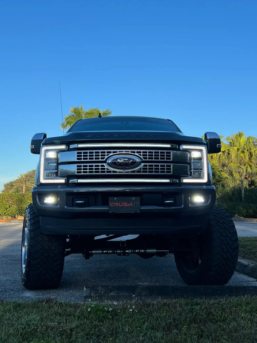 2017-2019 Super Duty Platinum Grille Lights 1
