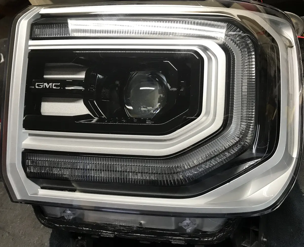 2016-2018 Gmc Sierra Denali 1500 Style Headlights 1