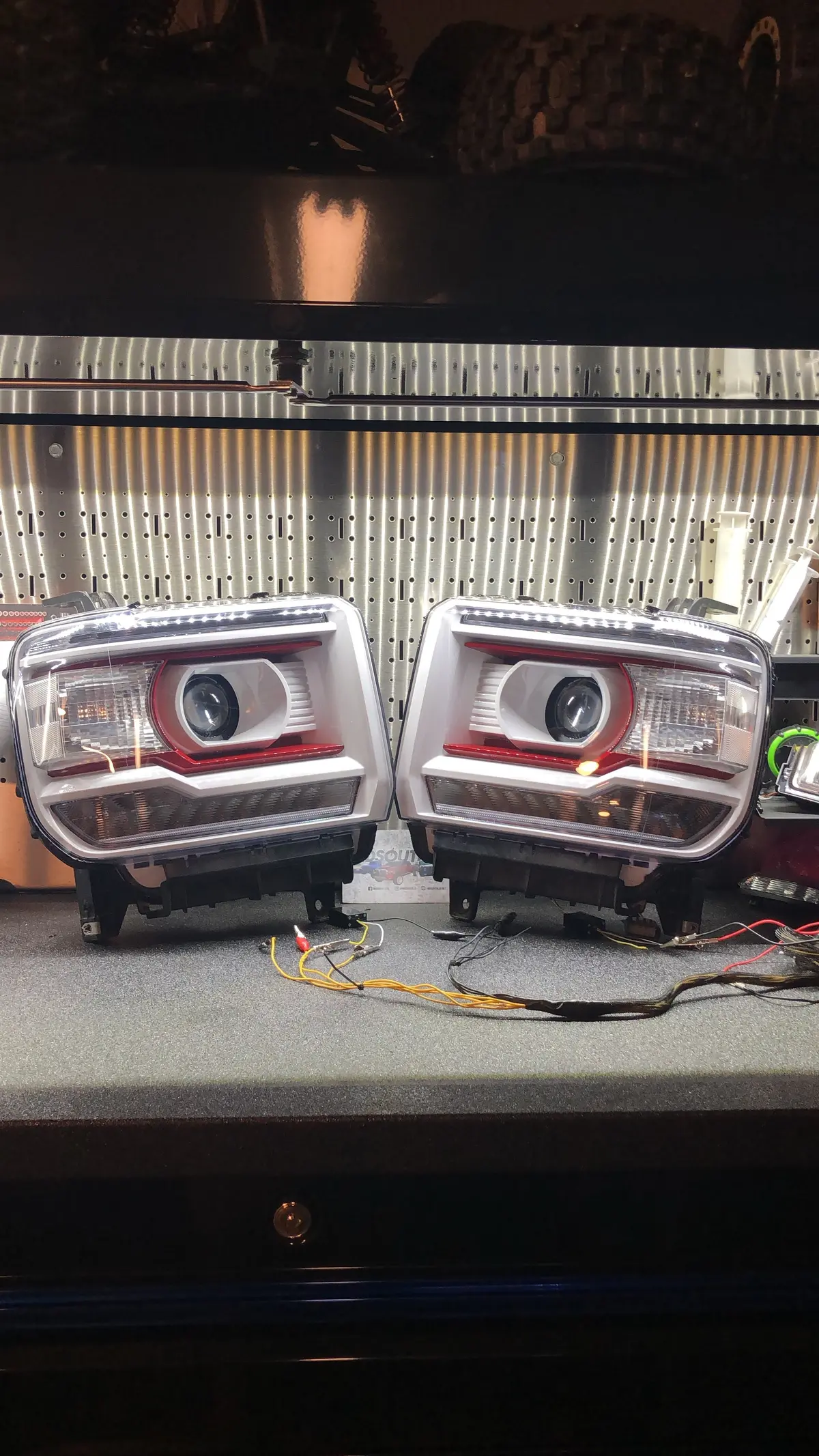 2014-2019 Gmc Sierra Headlights 2