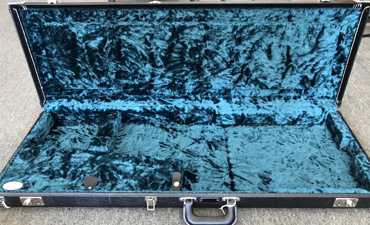 G&G  S/T Guitar Case Black W/ Teal (With Fender Logo) 1